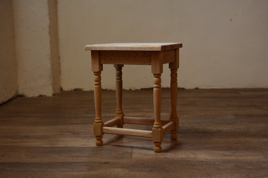 ネスト スツール F172