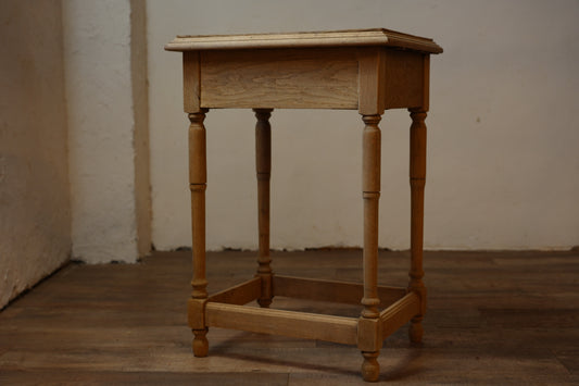 サイドテーブル F197