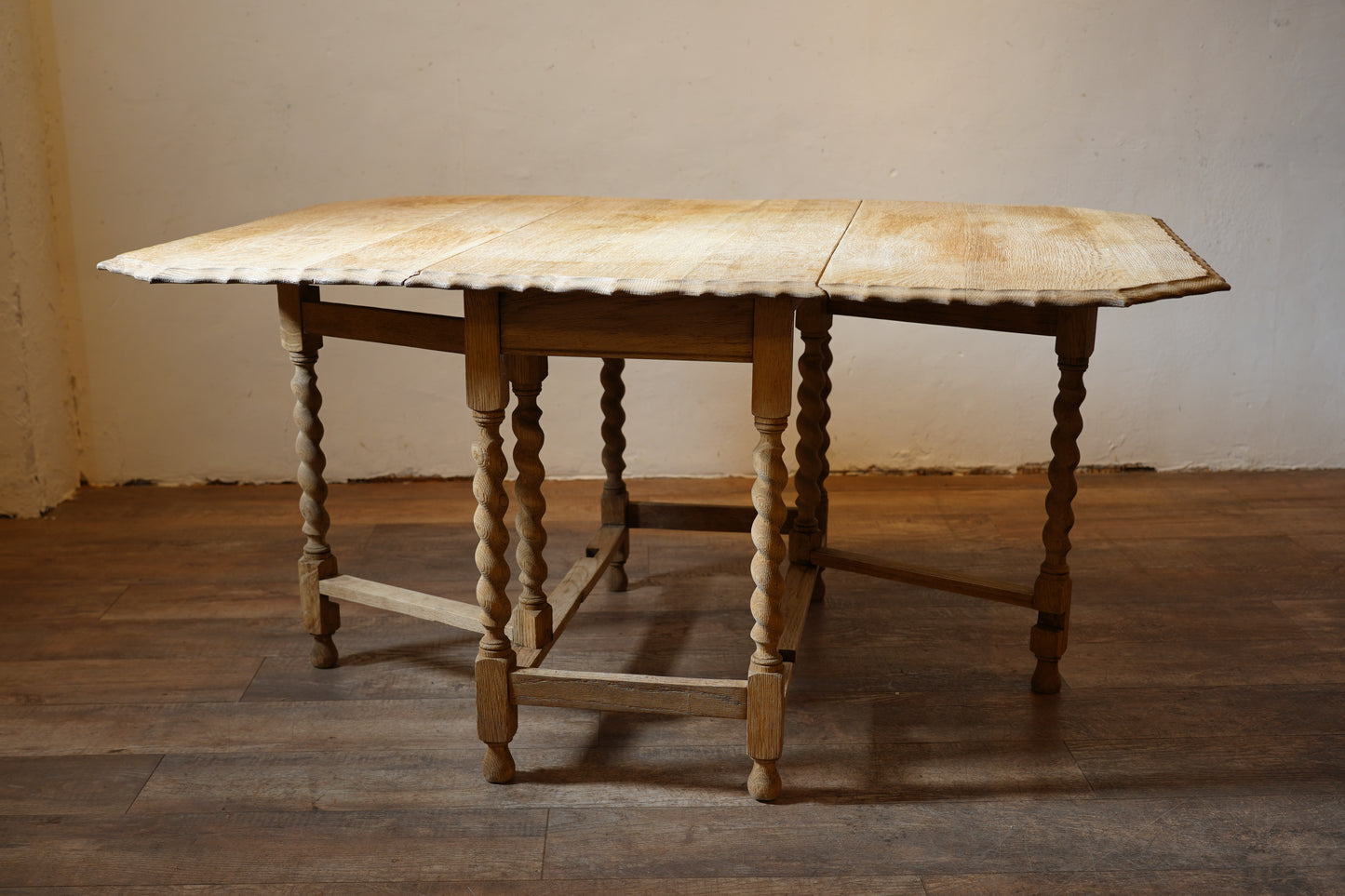 ゲートレッグダイニングテーブル F374