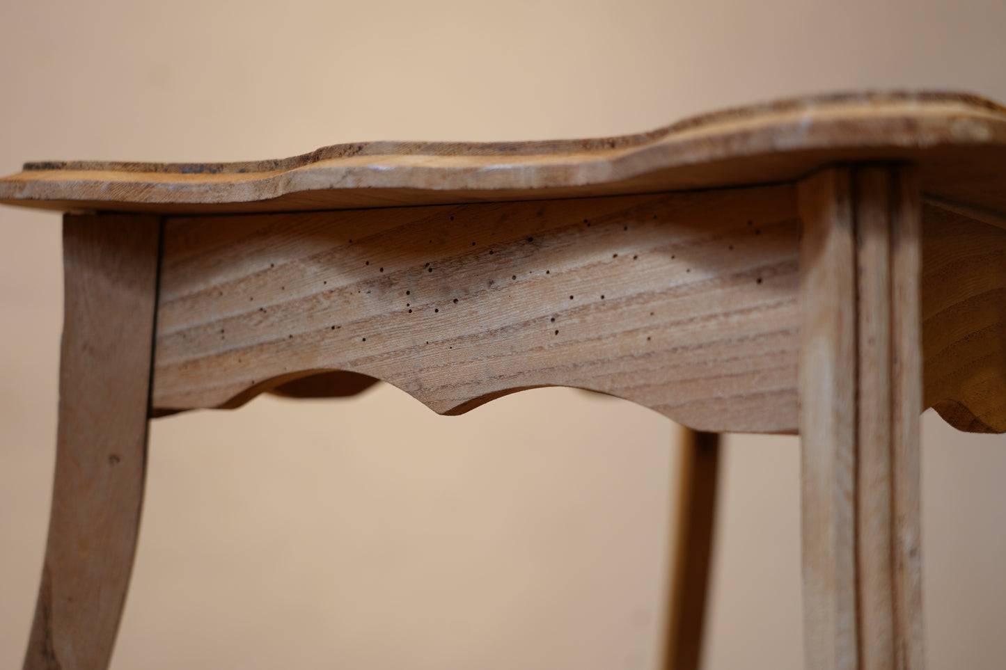 サイドテーブル F378