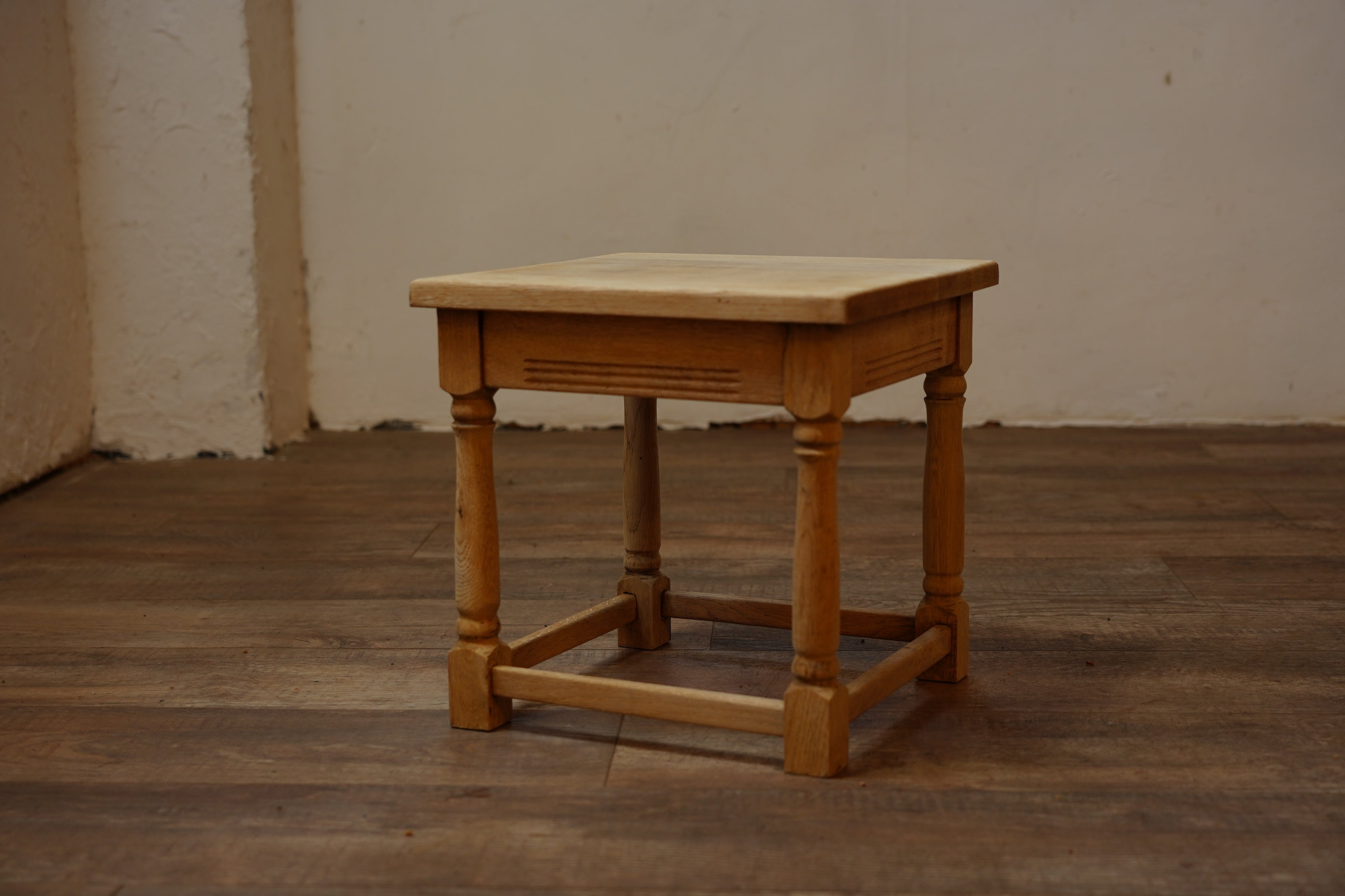 スツール F168 – 14e Online shop