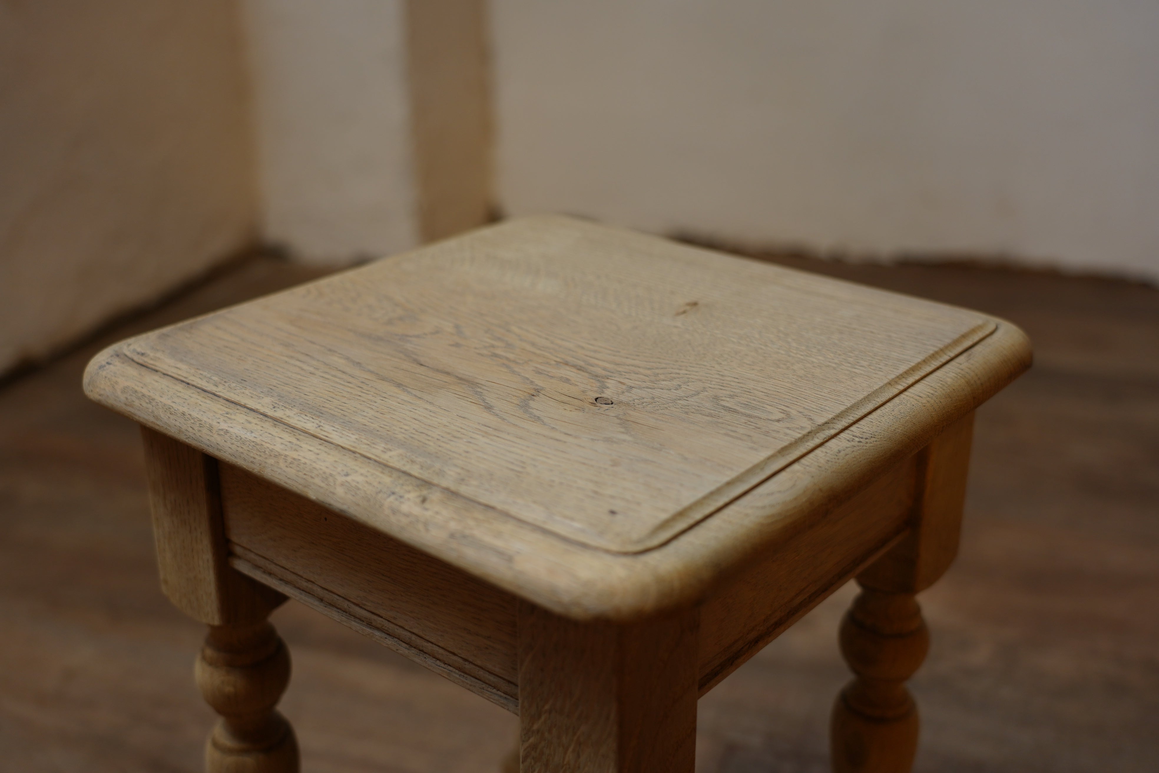 モカブラウンのレトロなスツール　古道具 アンティーク スツール MOKU ウッドブラウンの通販｜セブン