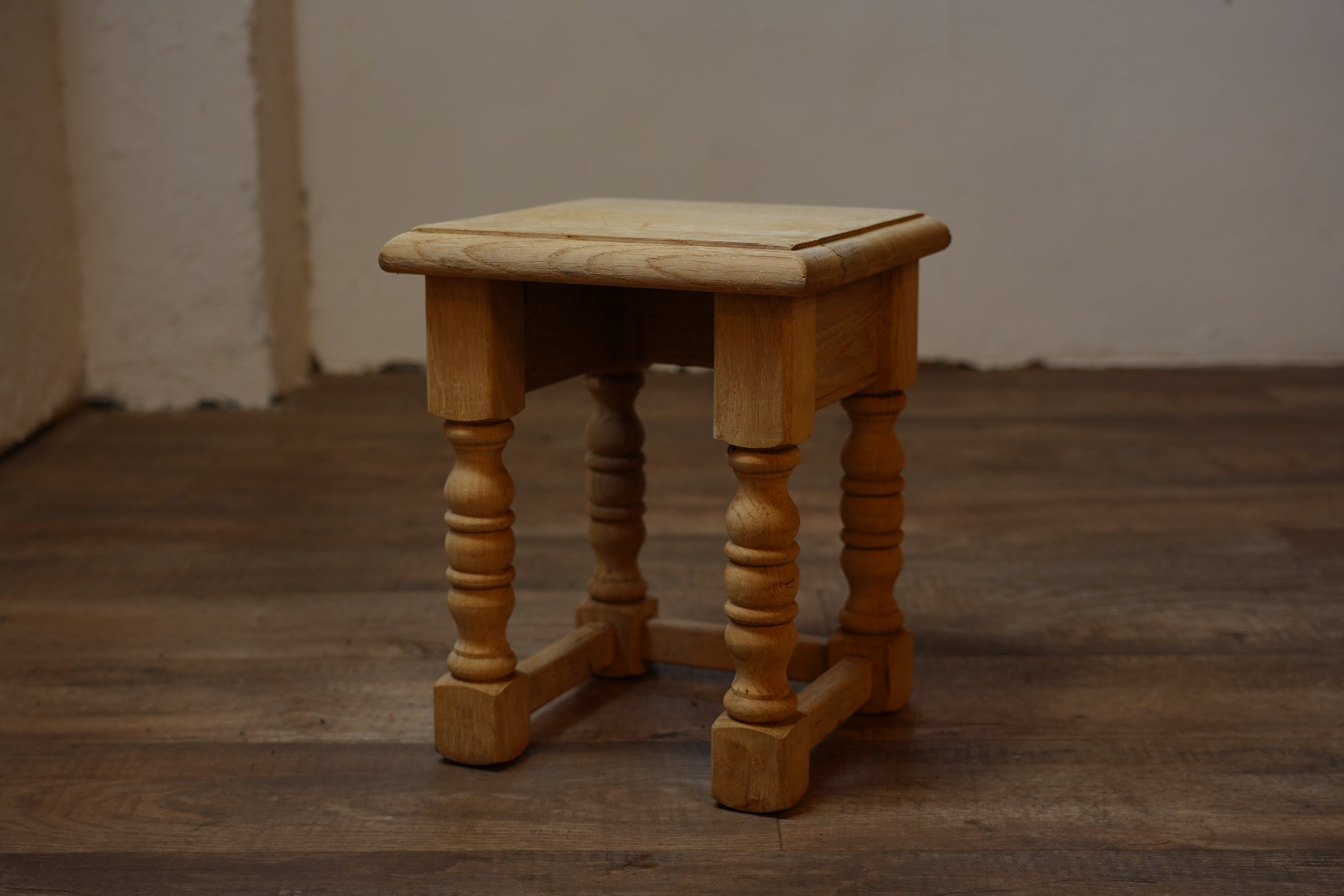 スツール F198 – 14e Online shop