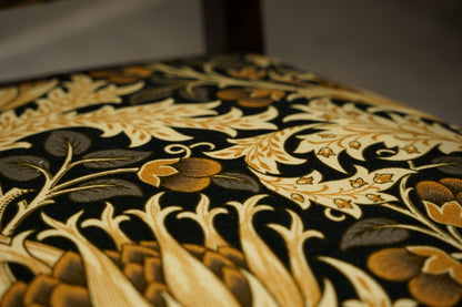 イギリスアンティーク  アームチェア ジャコビアン様式　William Morris　C104