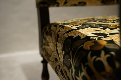 イギリスアンティーク  アームチェア ジャコビアン様式　William Morris　C104