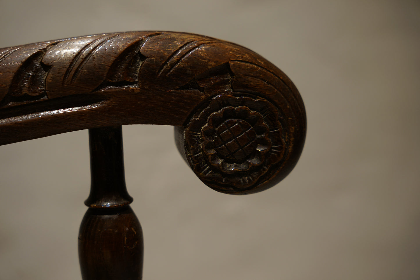 イギリスアンティーク  アームチェア ジャコビアン様式　William Morris　C104