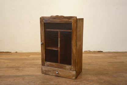 小さいキャビネット　F313