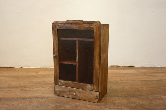 小さいキャビネット　F313