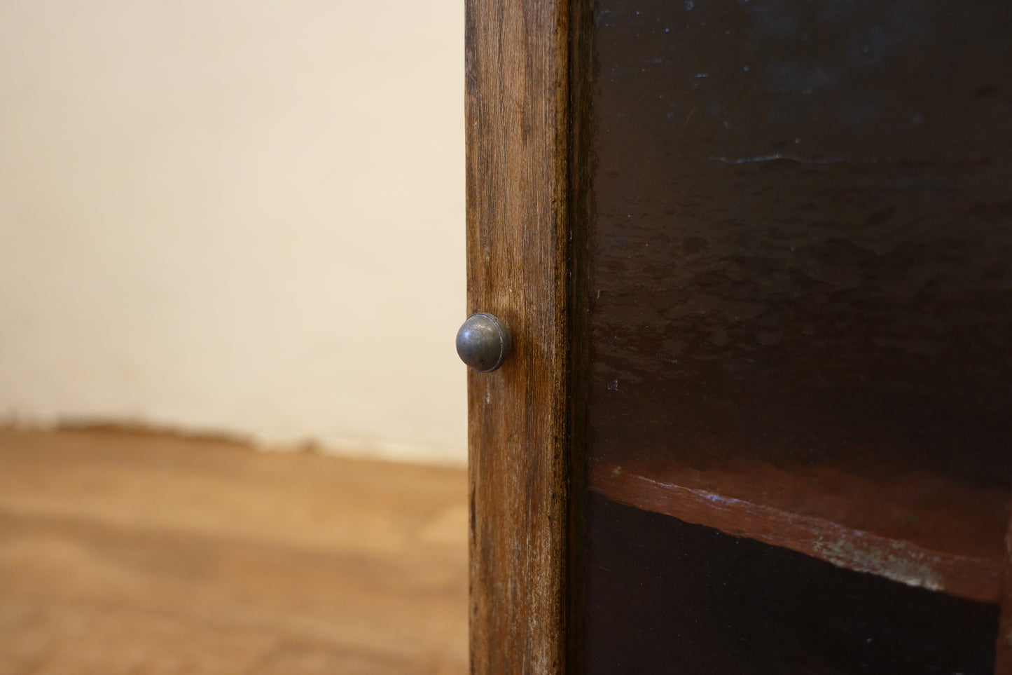 小さいキャビネット　F313