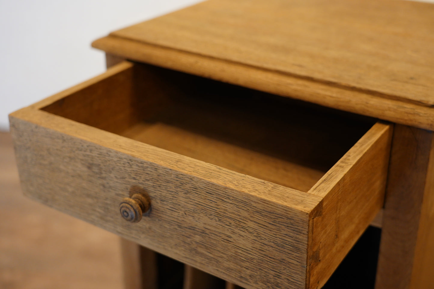 レコード棚　F322