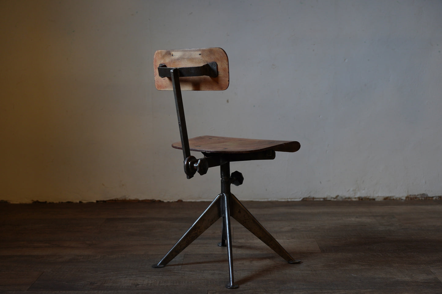 Jean Prouve　タスクチェア　F333