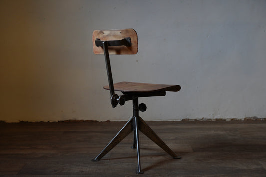 Jean Prouve　タスクチェア　F333