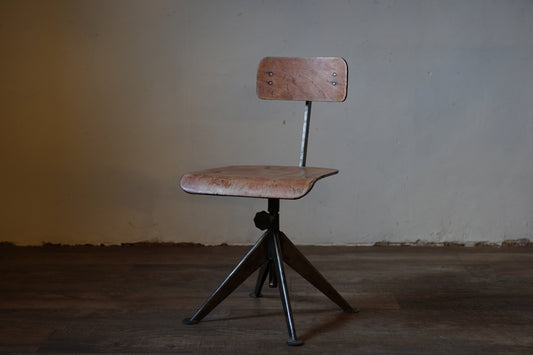 Jean Prouve　タスクチェア　F333