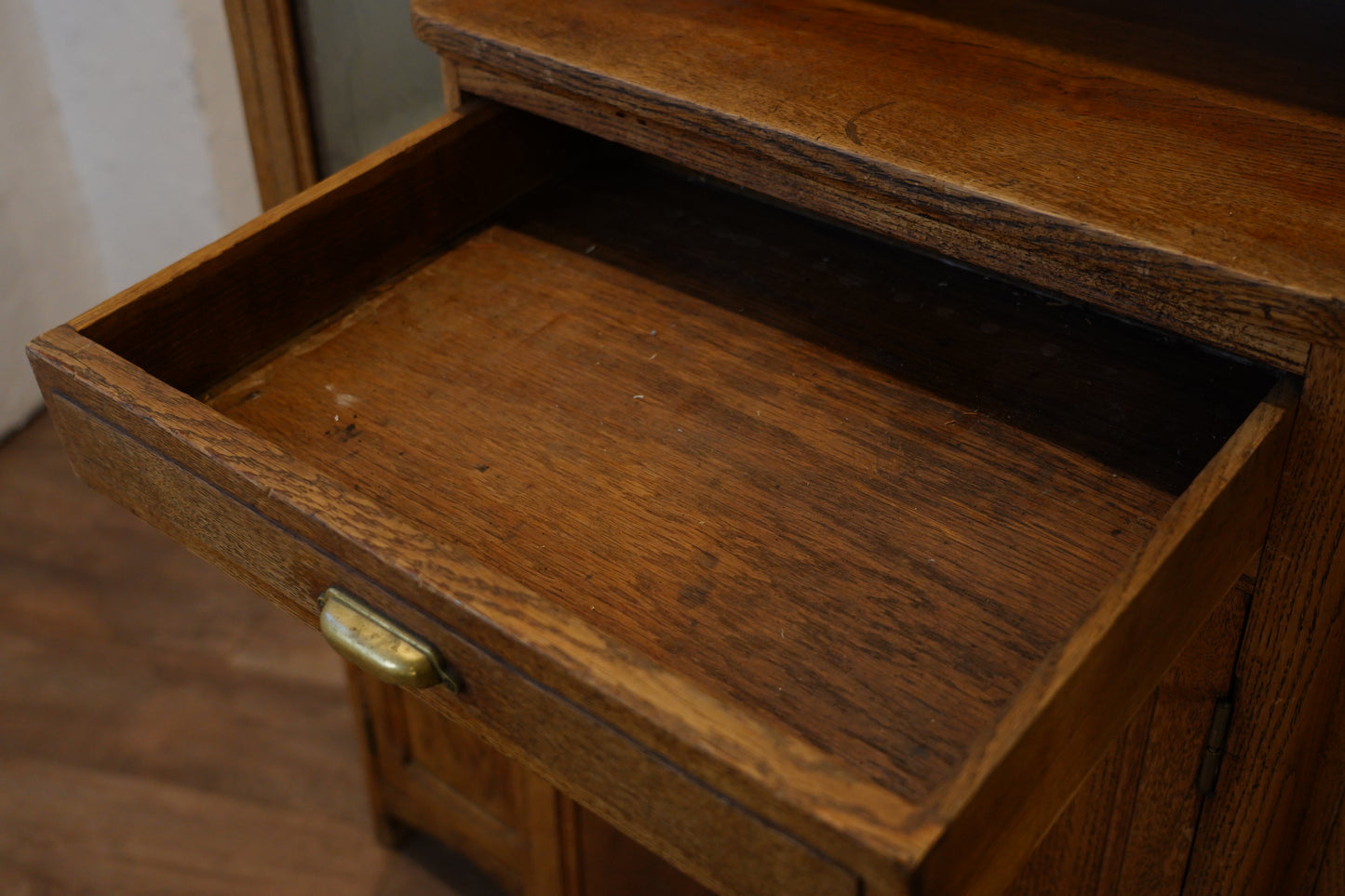 キッチンキャビネット　F338