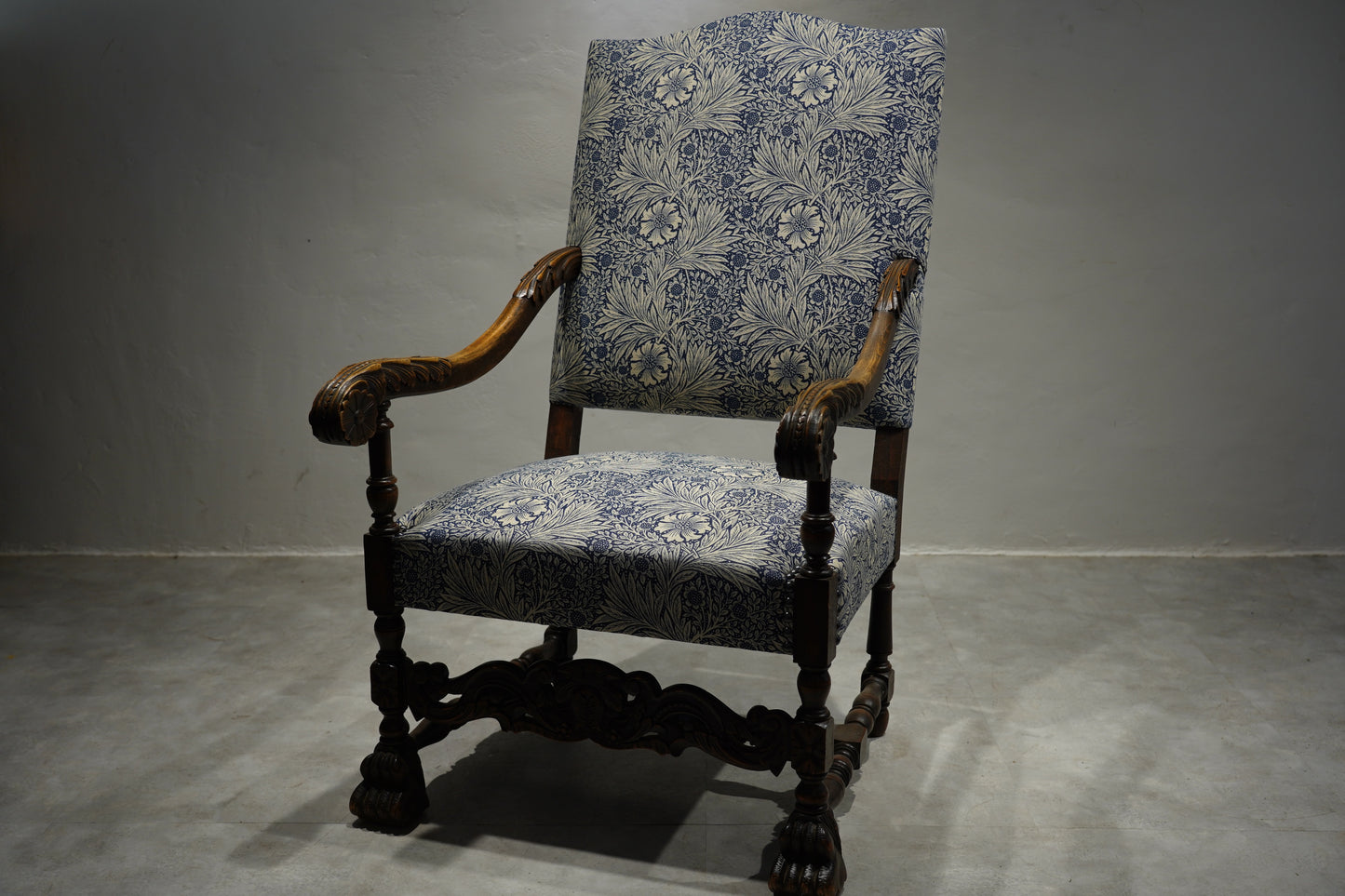 イギリスアンティーク  アームチェア ジャコビアン様式　C133