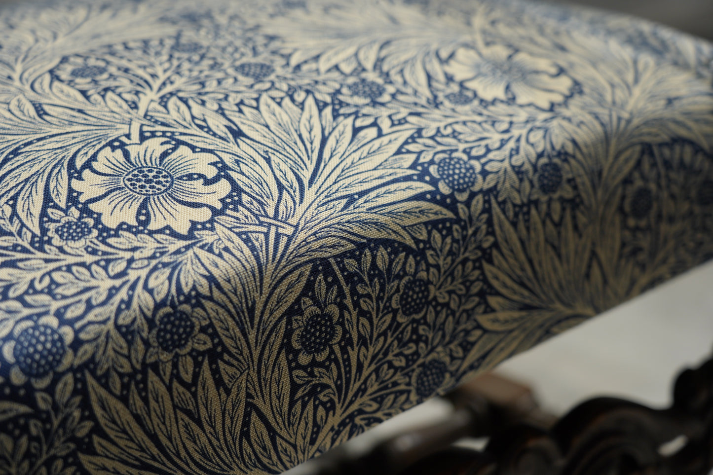 イギリスアンティーク  アームチェア ジャコビアン様式　C133