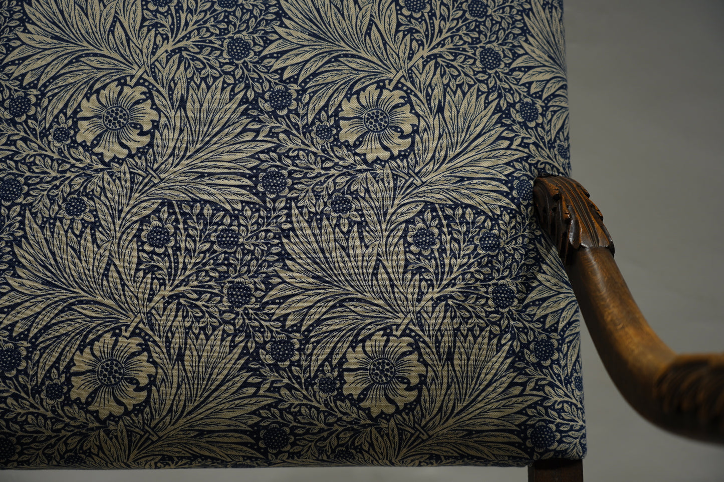 イギリスアンティーク  アームチェア ジャコビアン様式　C133