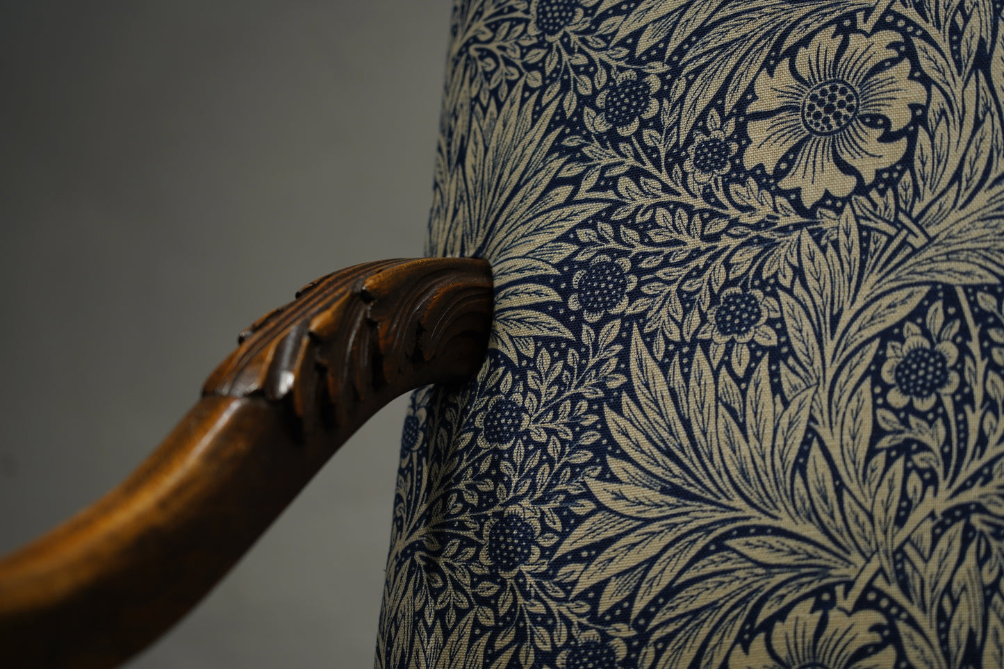 イギリスアンティーク  アームチェア ジャコビアン様式　C133