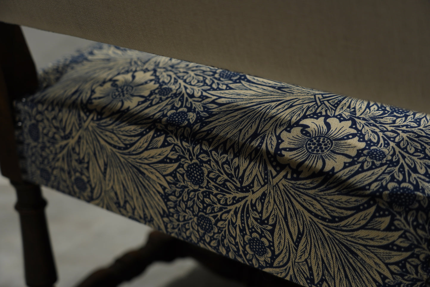 イギリスアンティーク  アームチェア ジャコビアン様式　C133