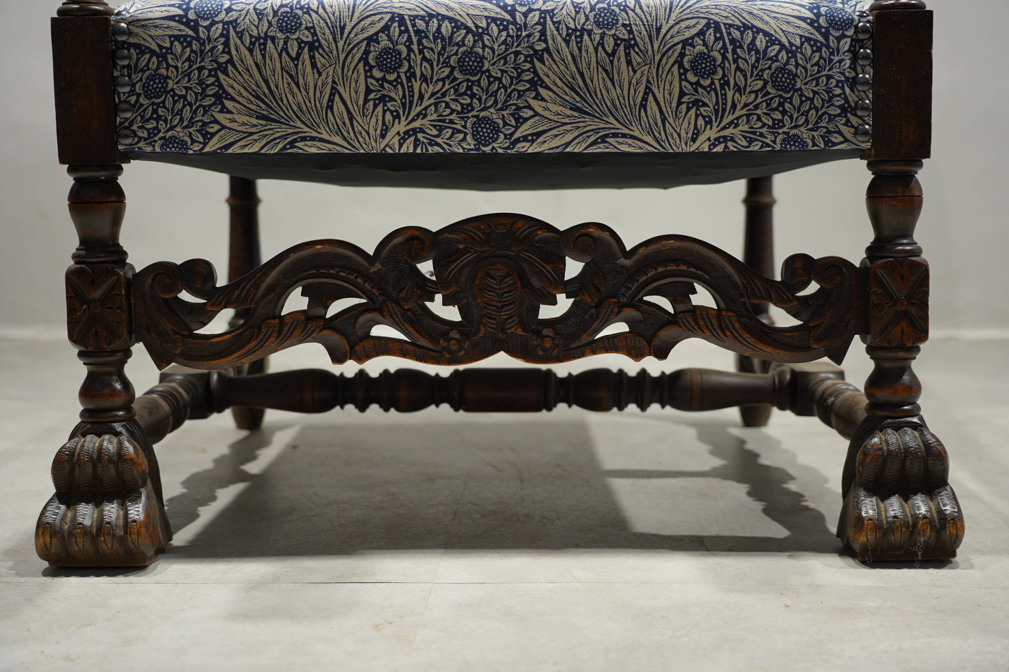 イギリスアンティーク  アームチェア ジャコビアン様式　C133