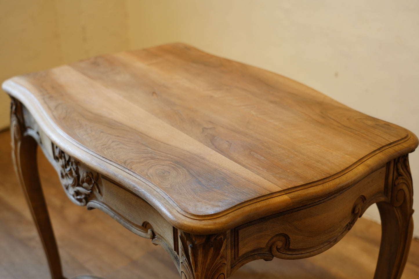 ルイ１５世様式テーブル　F369