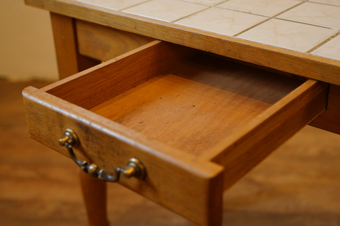 タイルトップテーブル　F372