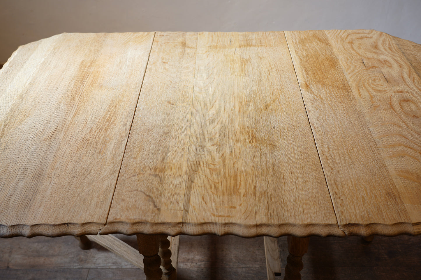 ゲートレッグダイニングテーブル　F374