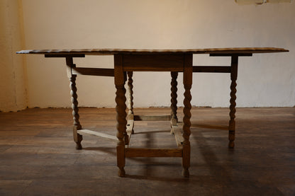 ゲートレッグダイニングテーブル　F374