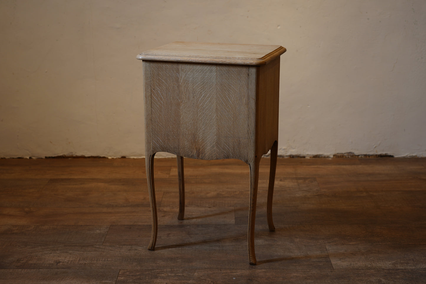 ナイトキャビネット　F376