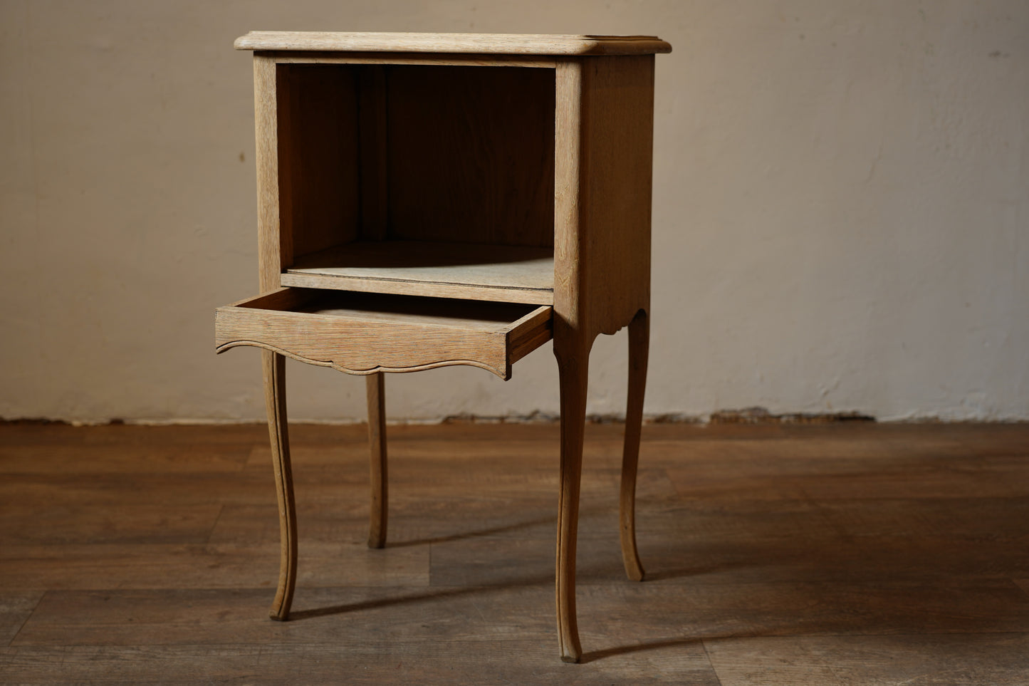 ナイトキャビネット　F376