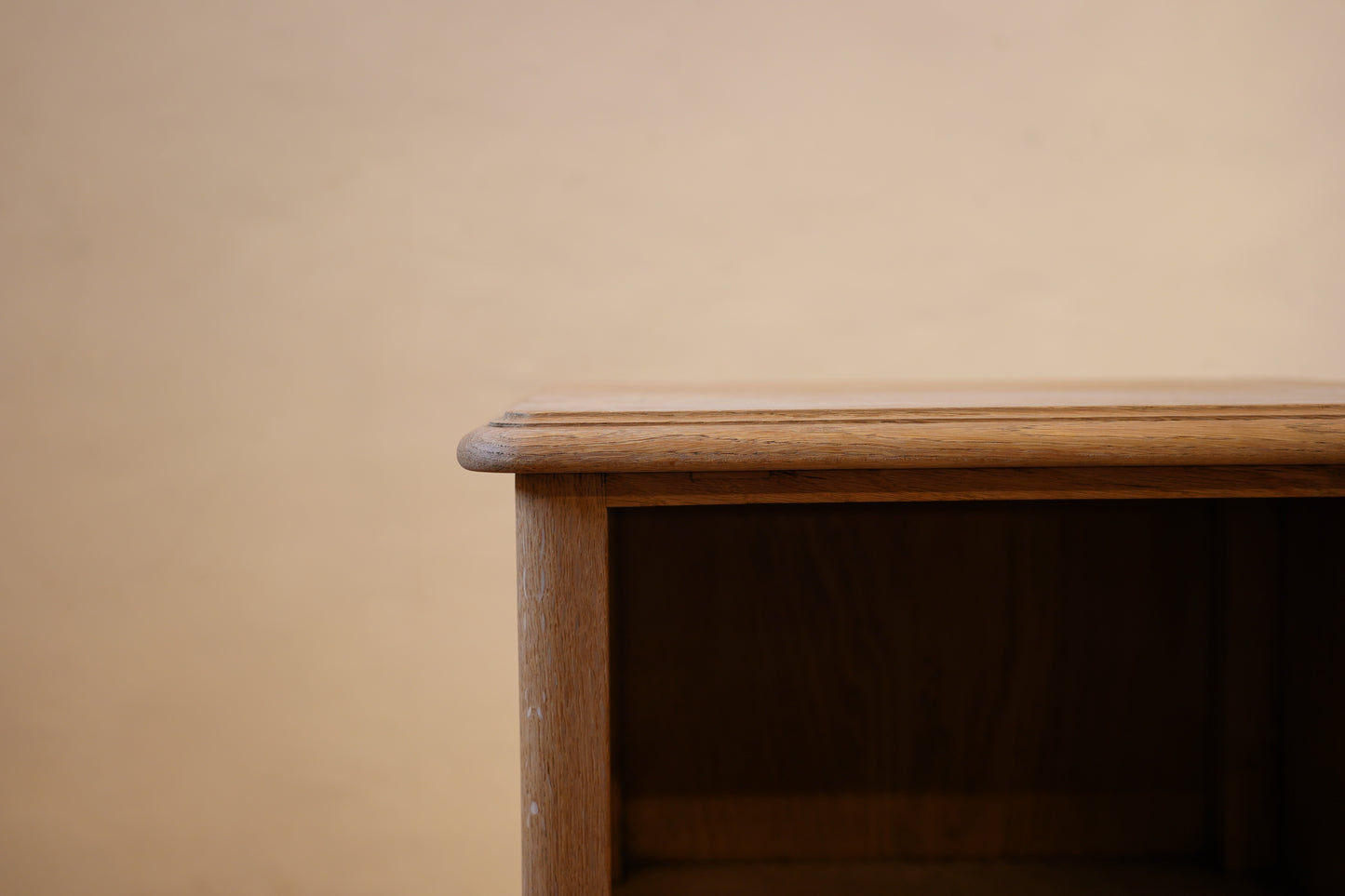 ナイトキャビネット　F376