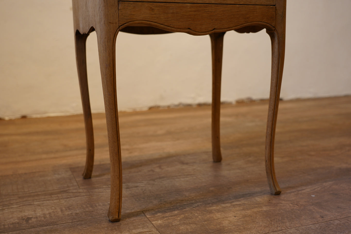 ナイトキャビネット　F376