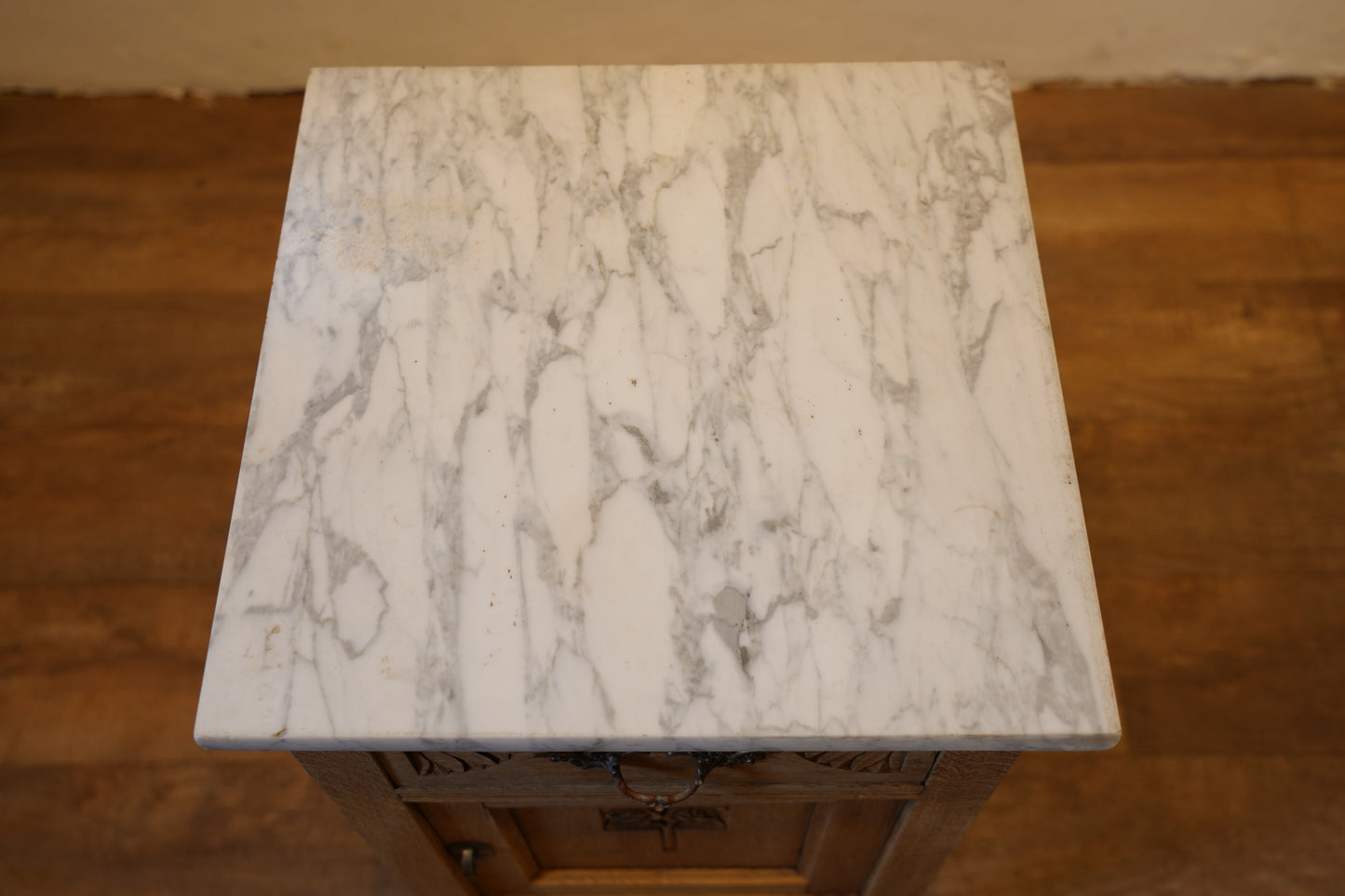 ナイトキャビネット　F400