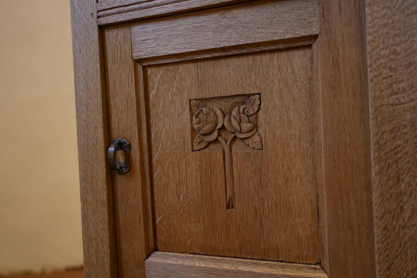 ナイトキャビネット　F400