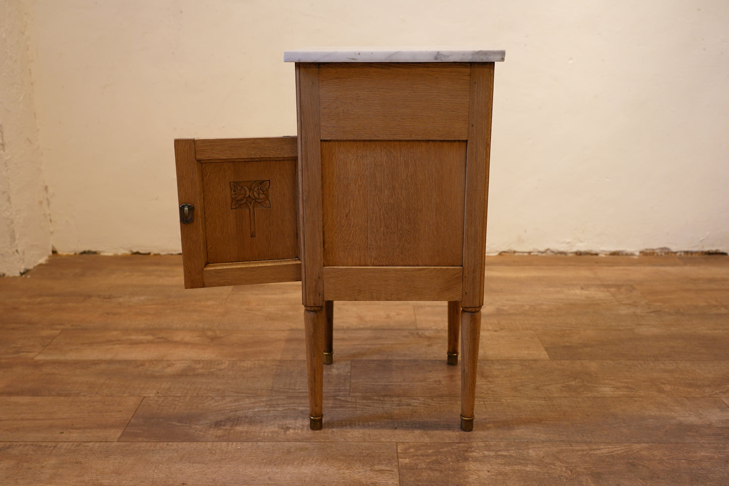 ナイトキャビネット　F400