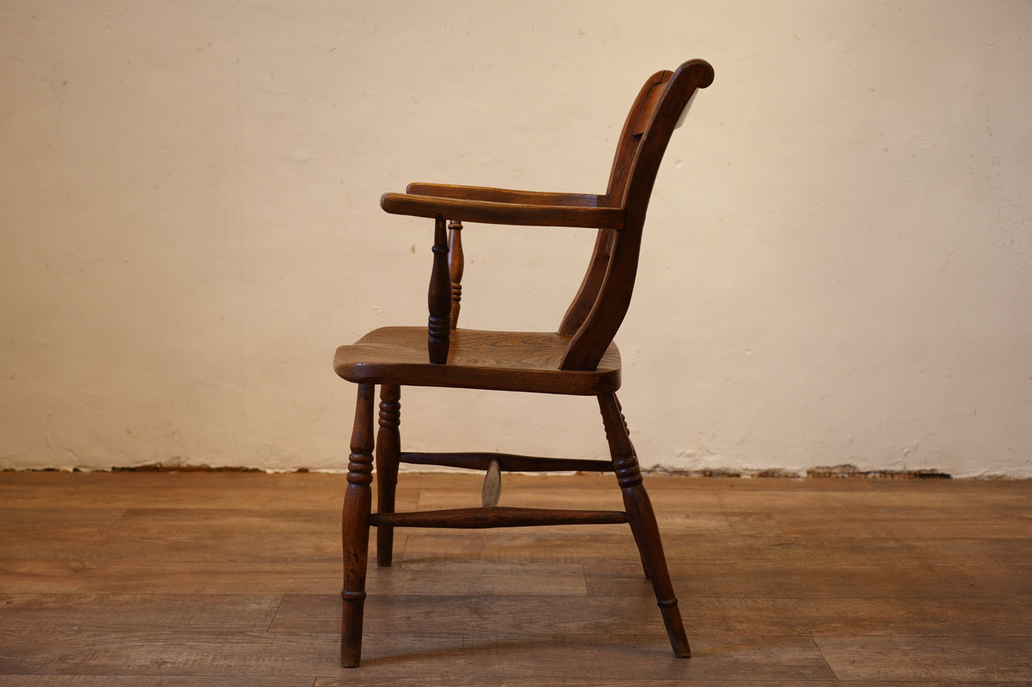 アームチェア　F384