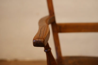 アームチェア　F384