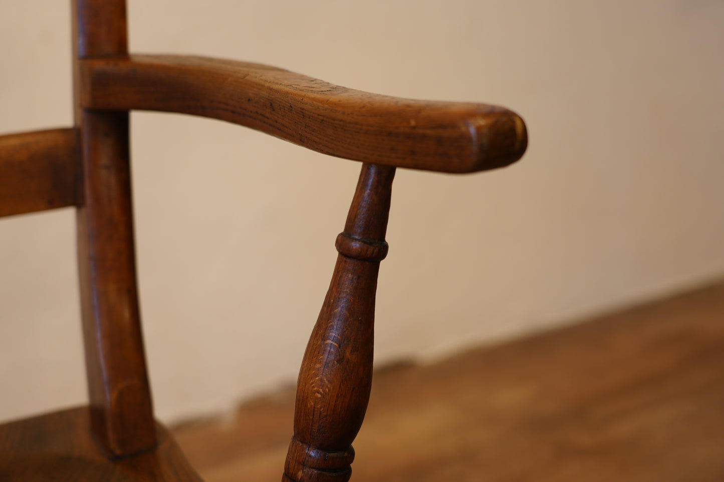 アームチェア　F384