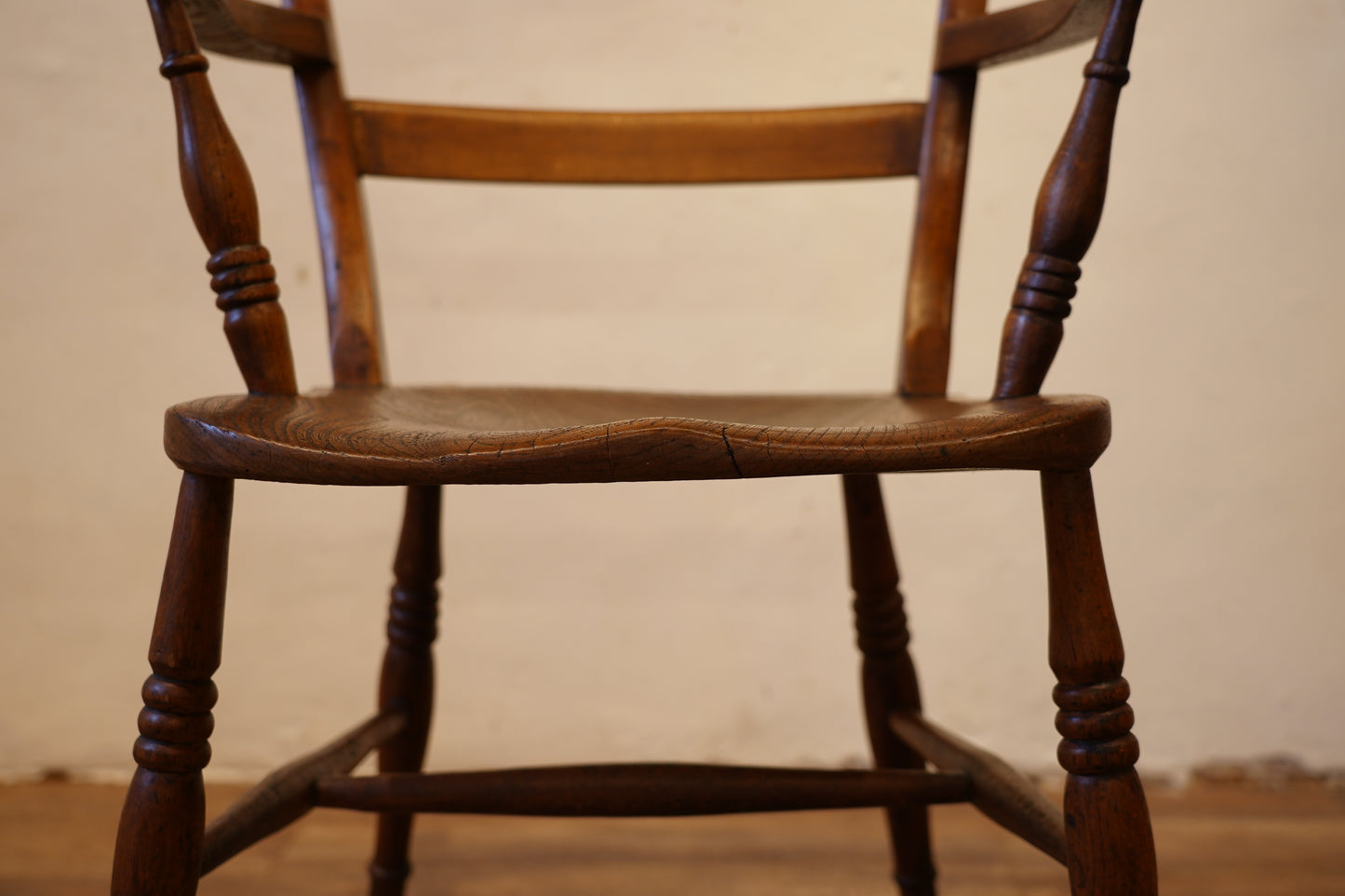 アームチェア　F384