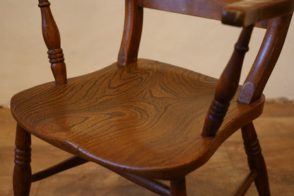 アームチェア　F384