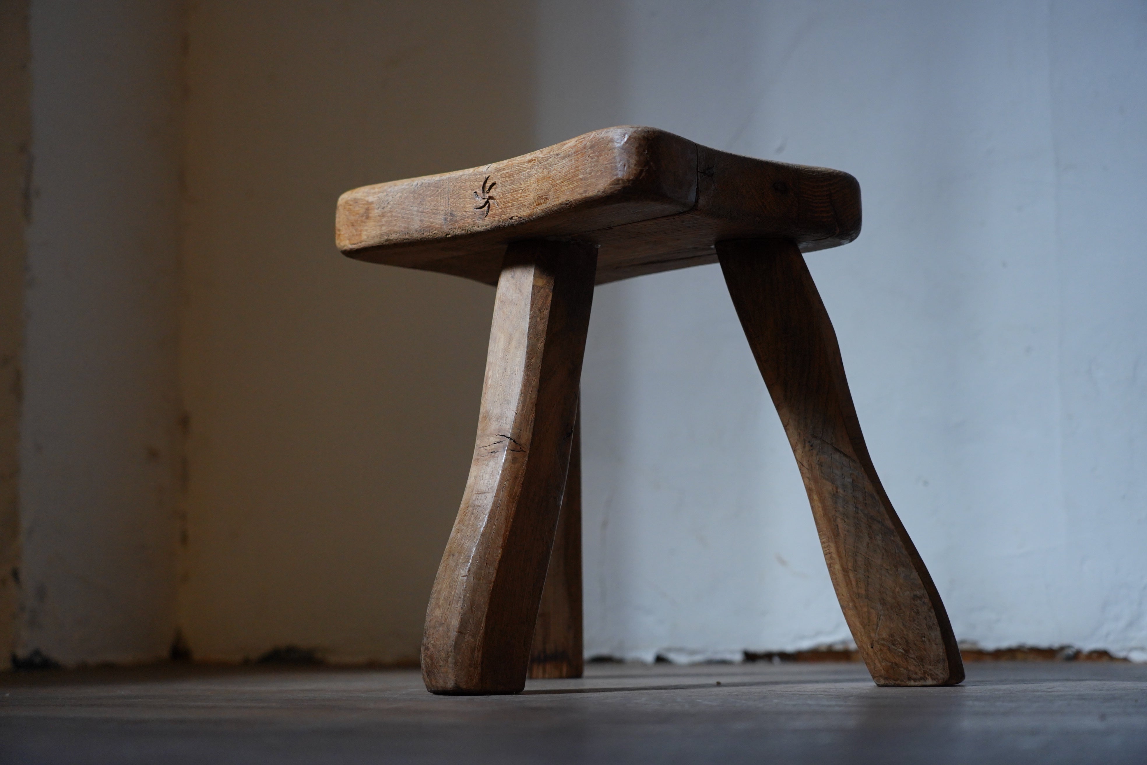 スツール F386 – 14e Online shop