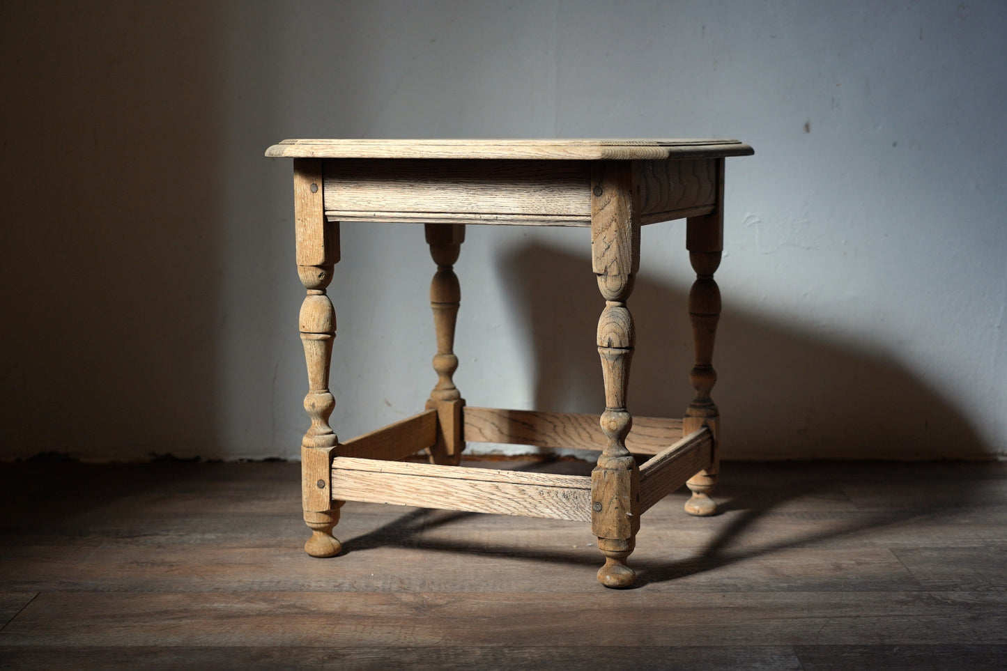 サイドテーブル　F397