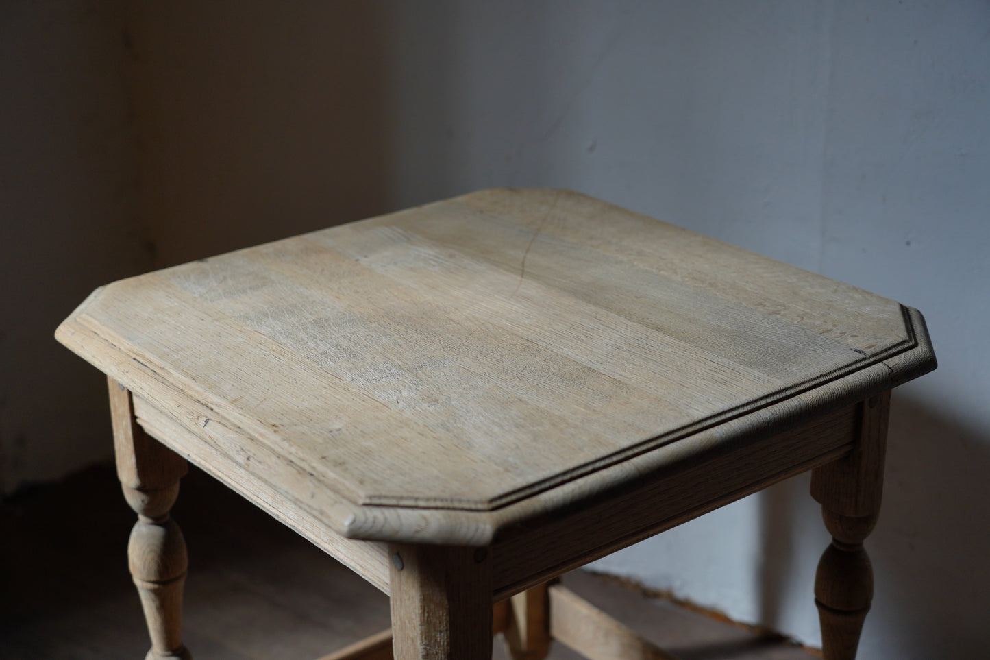 サイドテーブル　F397