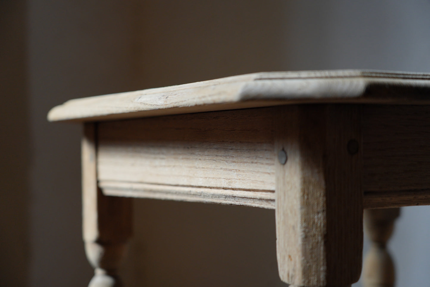 サイドテーブル　F397