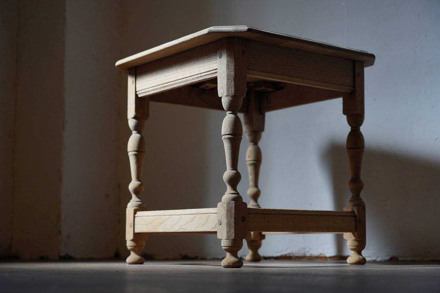 サイドテーブル　F397