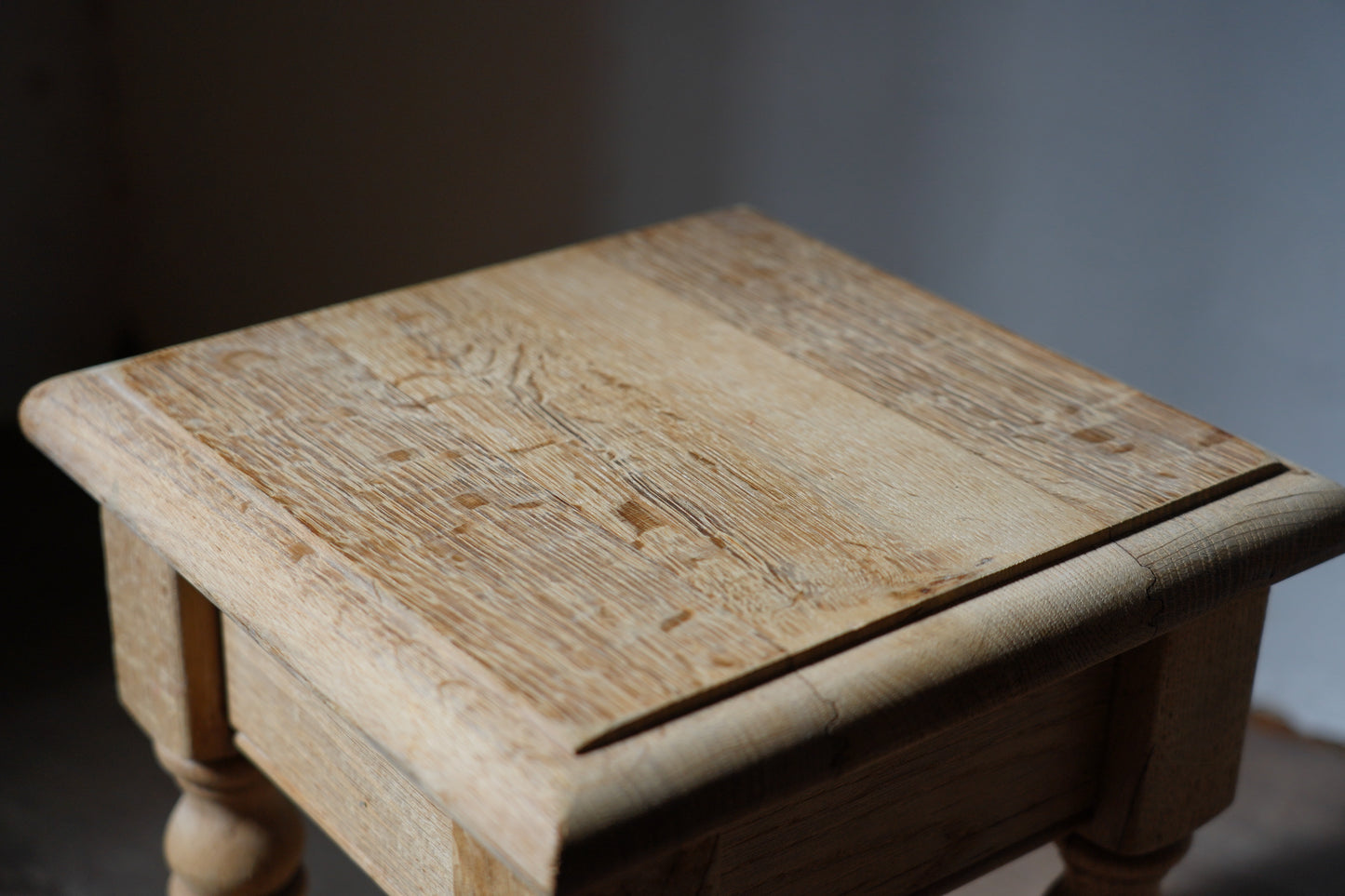 サイドテーブル　F398