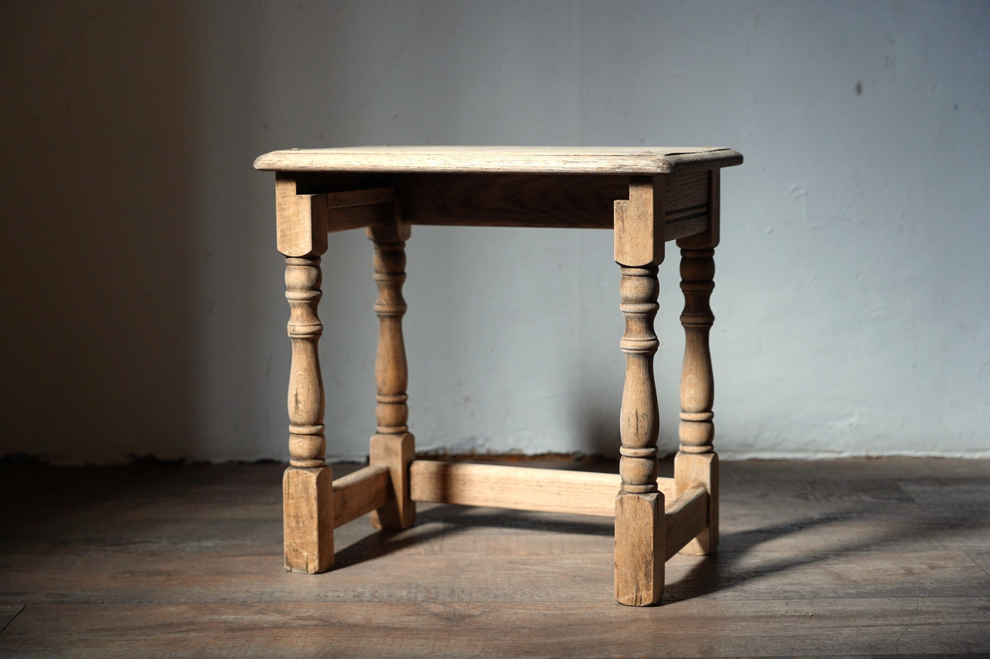 サイドテーブル　F400