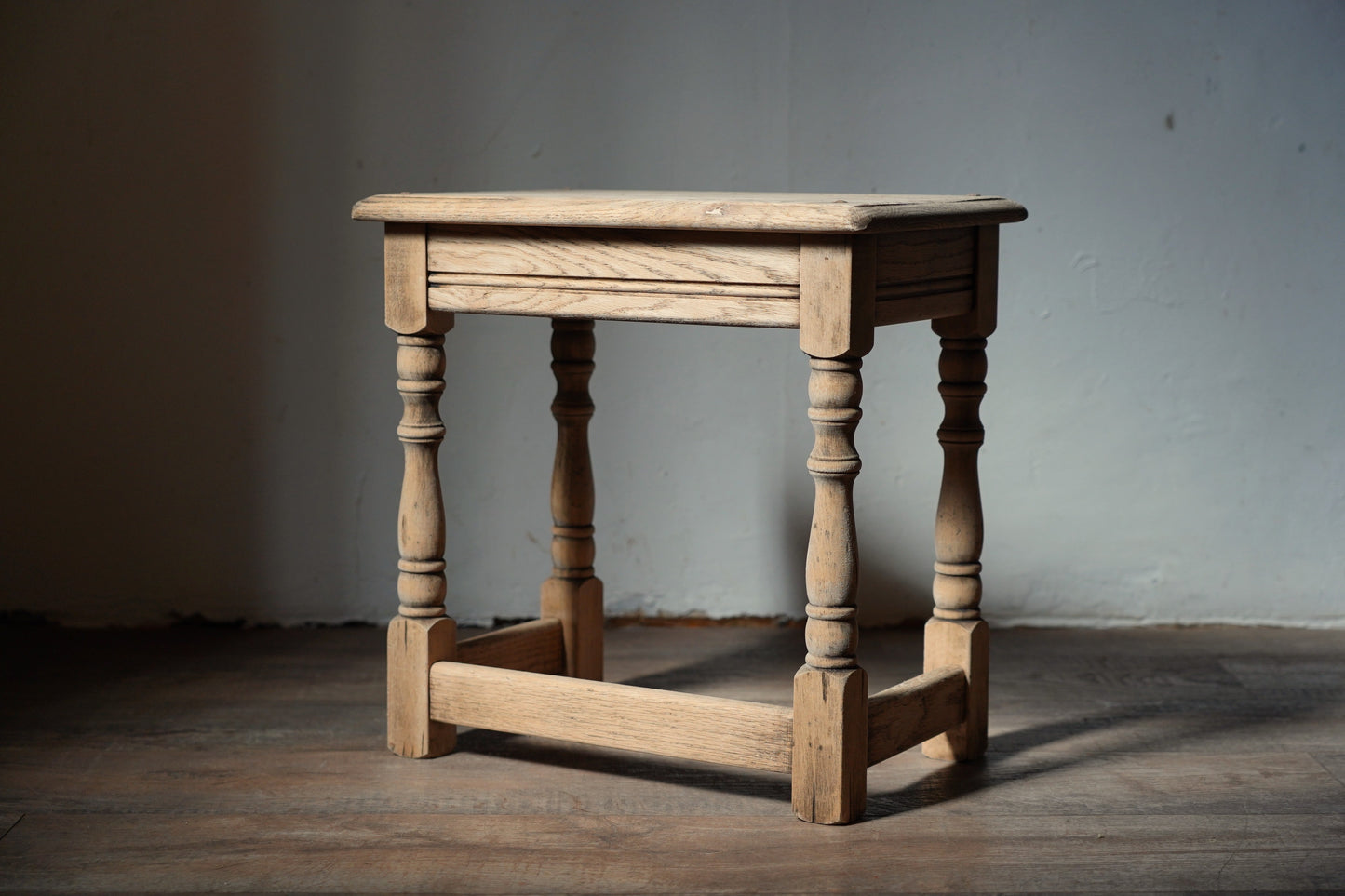 サイドテーブル　F400