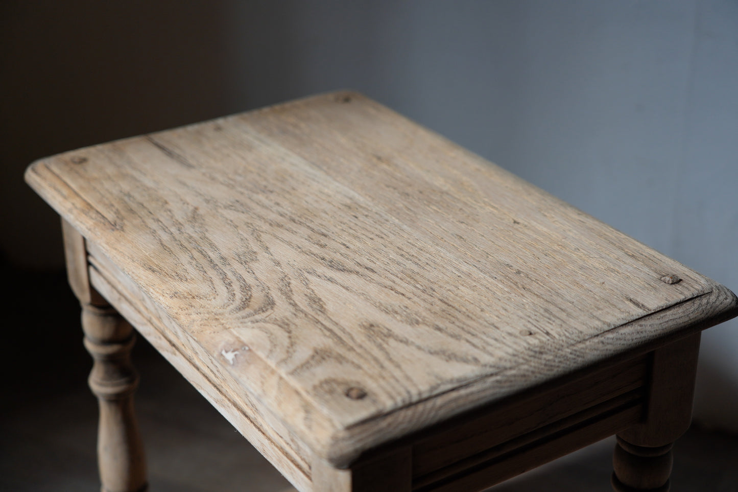 サイドテーブル　F400