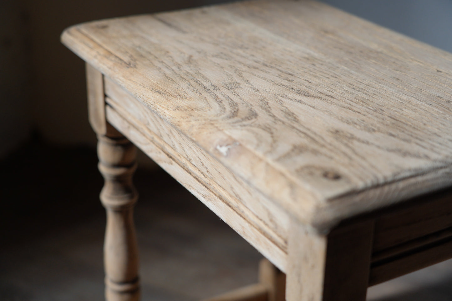 サイドテーブル　F400